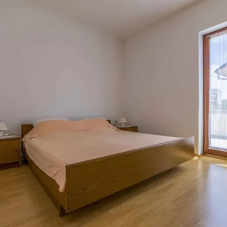 Apartment In 14113 *