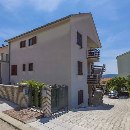 Apartment In 14113 *