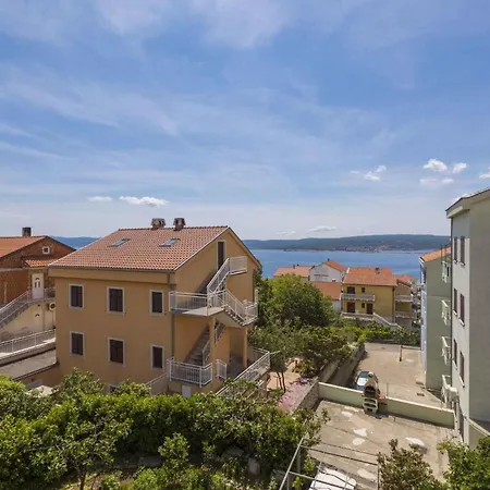 Apartment In 14113 *